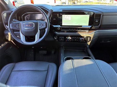 Used 2024 GMC Sierra 2500 SLT image 10