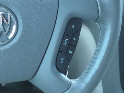 Used 2011 Buick Enclave CXL FWD image 24