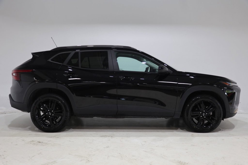Used 2025 Chevrolet Trax ACTIV w/ Sunroof Package FWD image 8