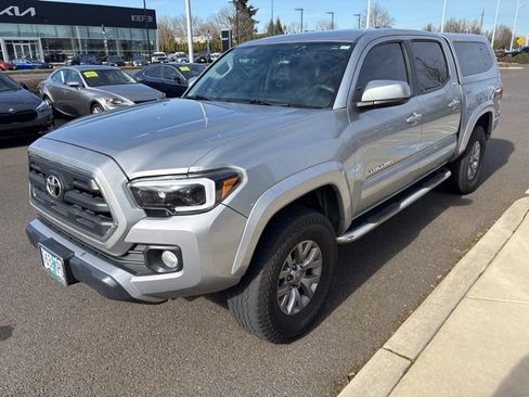 Used 2016 Toyota Tacoma SR5 w/ SR5 Appearance Package (SN) image 7
