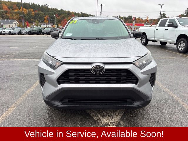 Used 2021 Toyota RAV4 LE AWD/4WD image 2