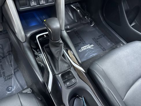 Used 2023 Toyota Corolla Cross XLE w/ Convenience Package image 30
