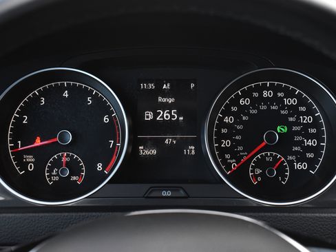 Used 2019 Volkswagen Golf Alltrack SE image 26