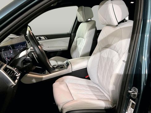 Used 2025 BMW X5 xDrive40i w/ Premium Package AWD/4WD image 8