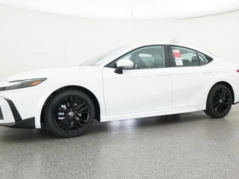 New 2026 Toyota Camry SE image 18