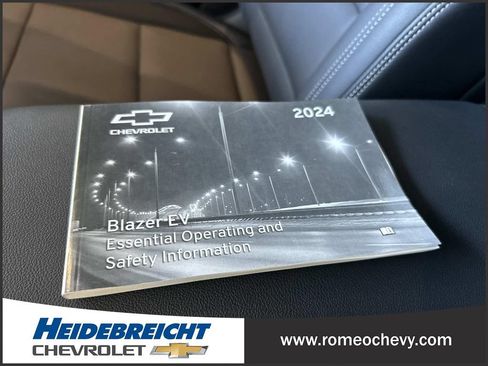 Used 2024 Chevrolet Blazer EV LT AWD/4WD image 27