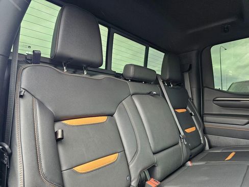 Used 2023 GMC Sierra 1500 AT4 w/ AT4 Premium Package AWD/4WD image 13