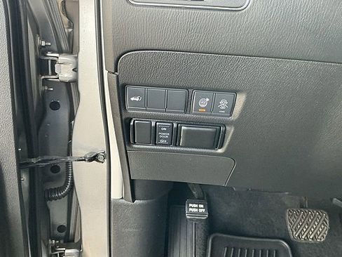 Used 2020 Nissan Armada SL w/ Premium Package image 19