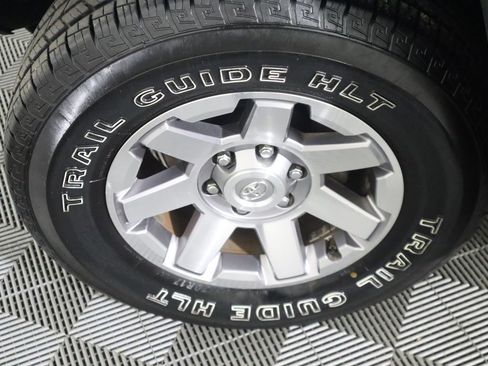 Used 2014 Toyota FJ Cruiser 4WD w/ Upgrade Package image 53