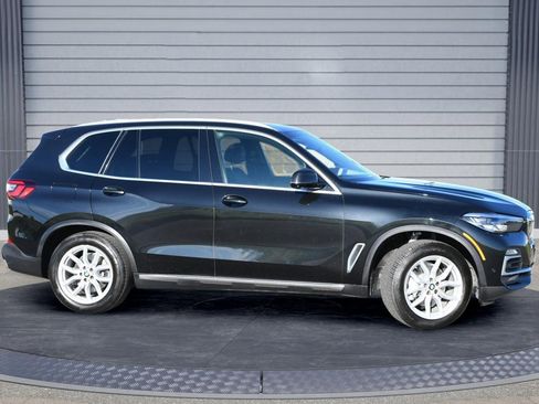 Used 2021 BMW X5 xDrive40i w/ Premium Package image 3