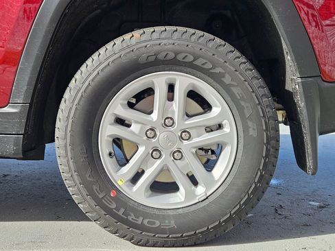 New 2025 Jeep Grand Cherokee Laredo w/ Luxury Tech Group I image 25