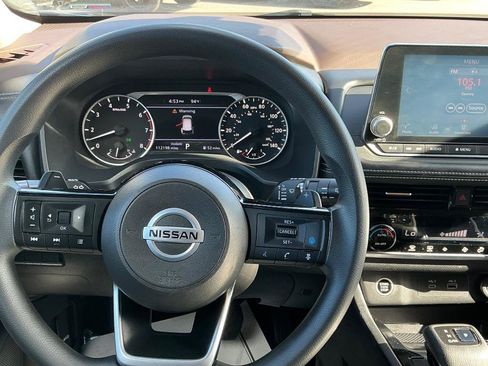 Used 2021 Nissan Rogue SV FWD image 16