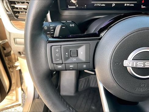 Used 2024 Nissan Rogue Platinum FWD image 15