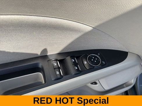 Used 2018 Ford Fusion SE image 14