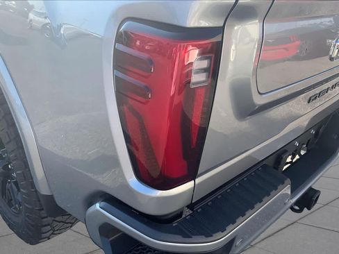 Used 2025 GMC Sierra 2500 Denali Ultimate AWD/4WD image 29