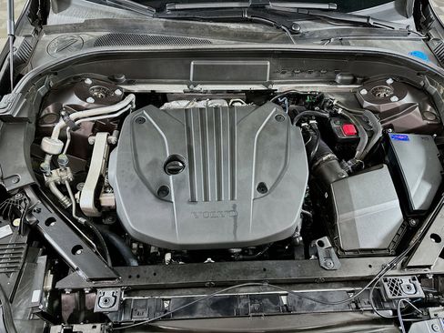 Used 2025 Volvo XC60 B5 Plus image 32