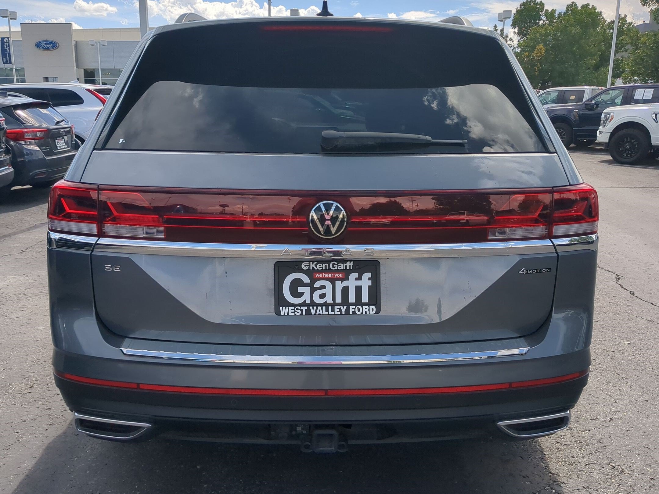Used 2025 Volkswagen Atlas SE AWD/4WD image 5