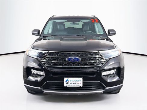 Used 2022 Ford Explorer XLT w/ Equipment Group 202A image 2