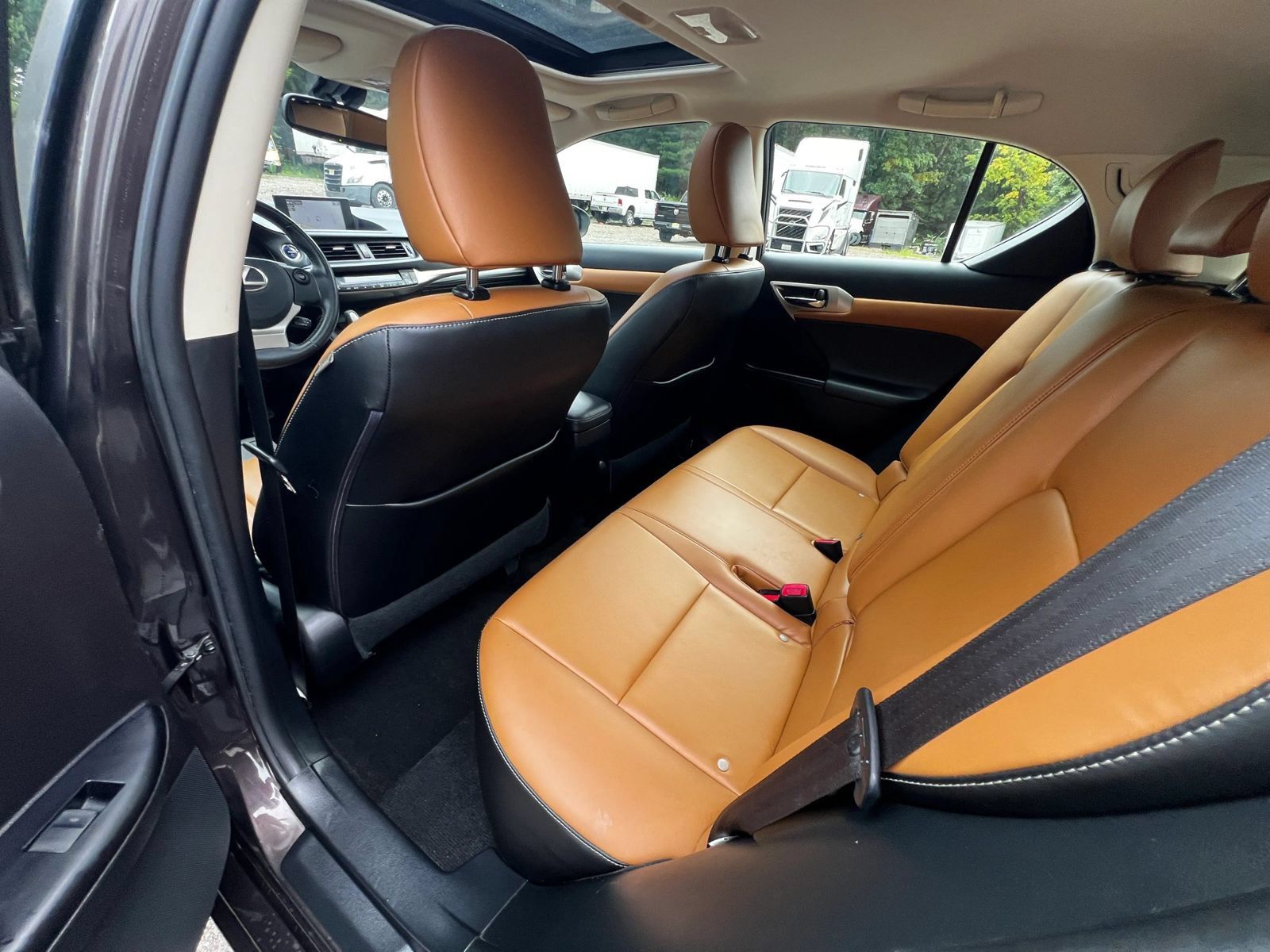 Used 2014 Lexus CT 200h FWD image 10