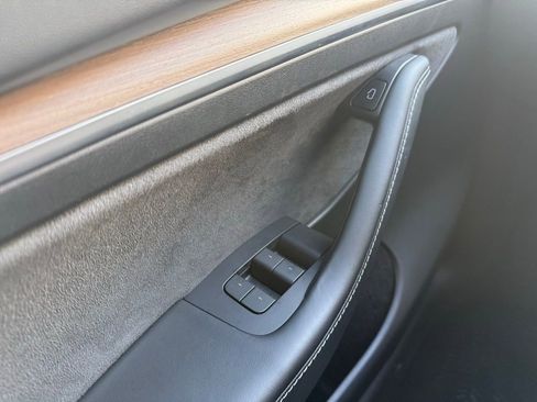 Used 2023 Tesla Model Y Long Range image 8