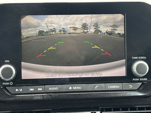 Used 2025 Nissan Pathfinder SV AWD/4WD image 22