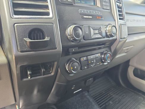 Used 2018 Ford F550 4x4 Regular Cab Super Duty image 20