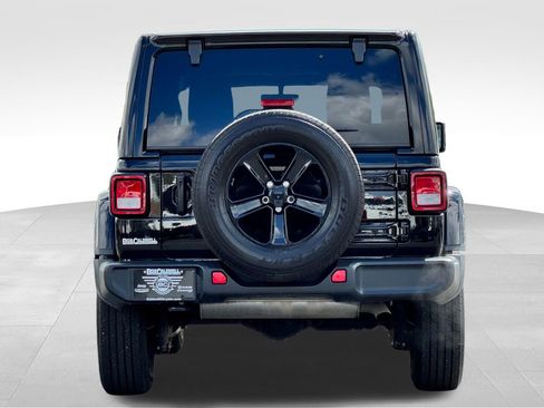 Used 2023 Jeep Wrangler Unlimited Sahara AWD/4WD image 6