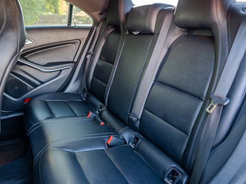 Used 2014 Mercedes-Benz CLA 250 image 28