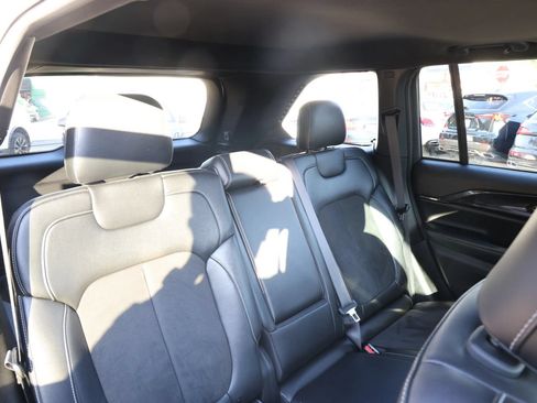 Used 2023 Jeep Grand Cherokee Altitude AWD/4WD image 22