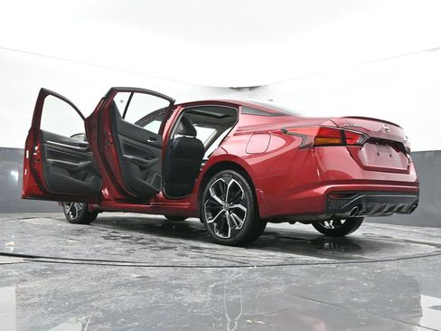 Used 2024 Nissan Altima 2.5 SR w/ SR Premium Package image 76