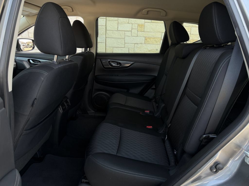Used 2019 Nissan Rogue SV FWD image 28