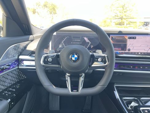 Used 2026 BMW 760i xDrive w/ Executive Package AWD/4WD image 21
