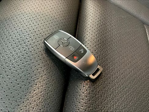 Used 2022 Mercedes-Benz GLC 300 image 13