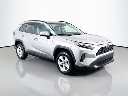 Used 2022 Toyota RAV4 XLE w/ Convenience Package image 3