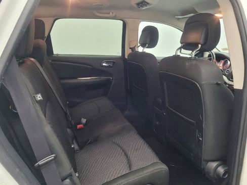 Used 2019 Dodge Journey SE w/ Premium Group image 19