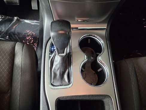 Used 2021 Jeep Grand Cherokee Laredo AWD/4WD image 13