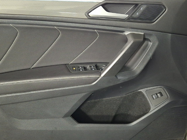Used 2024 Volkswagen Tiguan SE R-Line FWD image 14