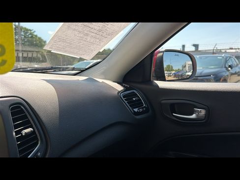 Used 2019 Jeep Compass Limited FWD image 16