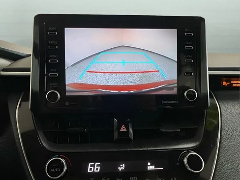 Used 2021 Toyota Corolla LE FWD image 21
