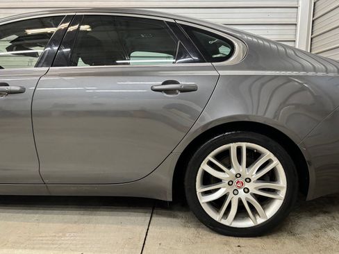 Used 2016 Jaguar XF Prestige AWD/4WD image 9