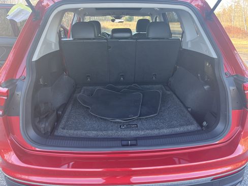 Used 2023 Volkswagen Tiguan SE image 17