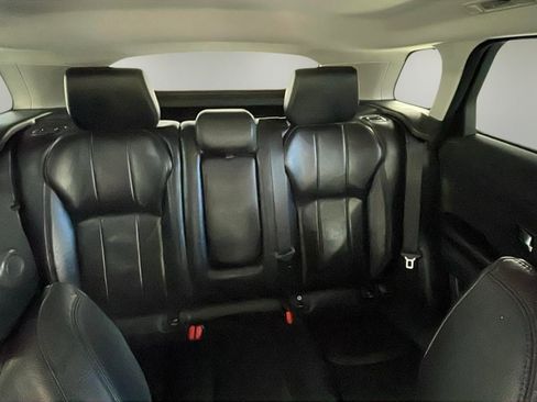 Used 2019 Land Rover Range Rover Evoque SE image 15