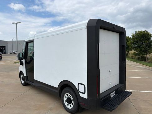 Used 2024 Chevrolet Brightdrop 400 w/ Commercial Equipment Package AWD/4WD image 6