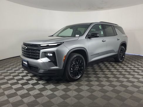 New 2026 Chevrolet Traverse LT w/ Midnight/Sport Edition FWD image 8