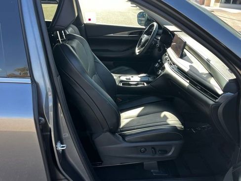 Certified 2023 INFINITI QX60 Luxe w/ Cargo Package AWD/4WD image 9