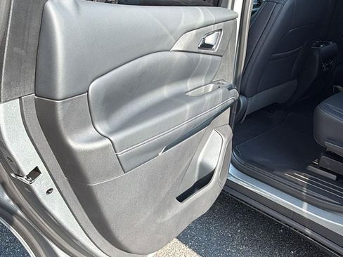 New 2026 Chevrolet Traverse LT w/ Sun and Wheel Package FWD image 18