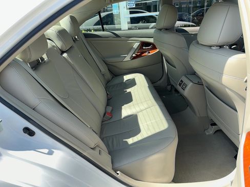 Used 2011 Toyota Camry XLE w/ SE/XLE Extra-Value Pkg FWD image 22