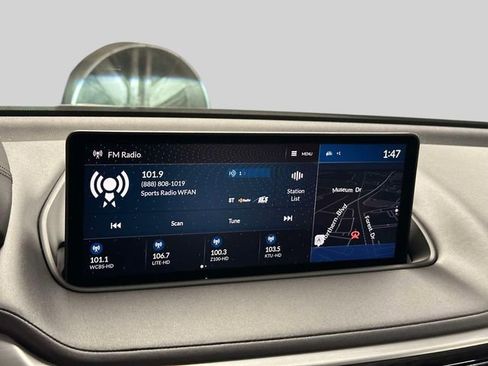 Used 2023 Acura MDX SH-AWD w/ Technology Package image 25