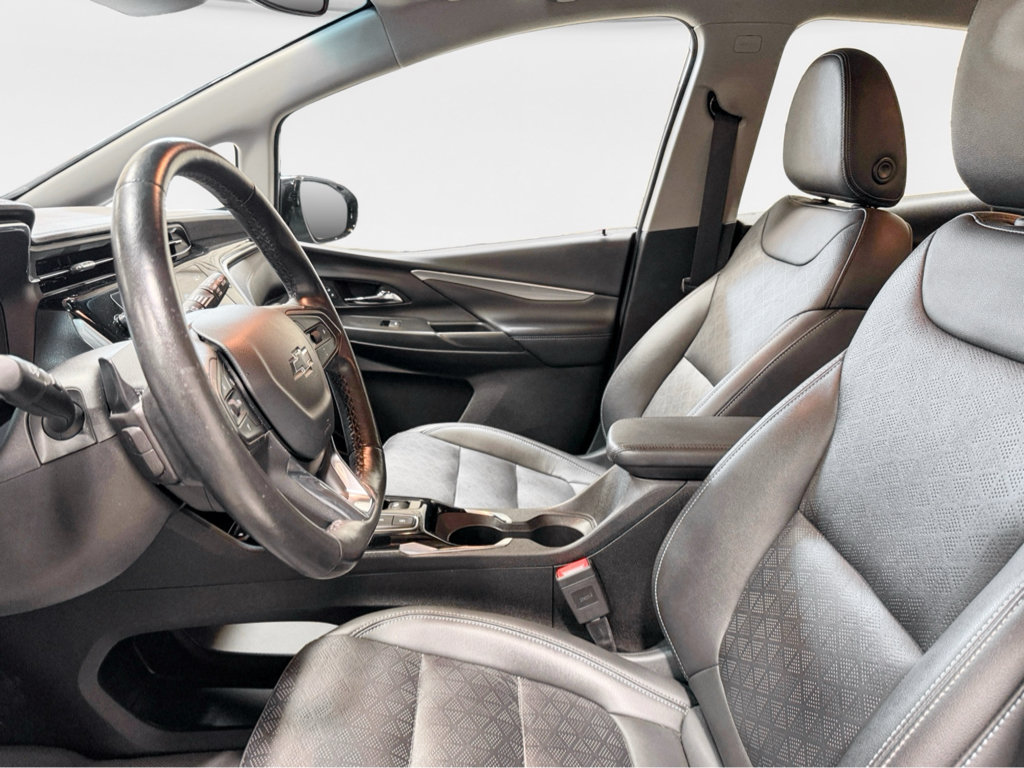 Used 2023 Chevrolet Bolt LT w/ Infotainment Package FWD image 18