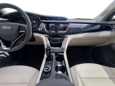 Certified 2024 Cadillac XT6 Premium Luxury w/ Technology Package FWD image 13